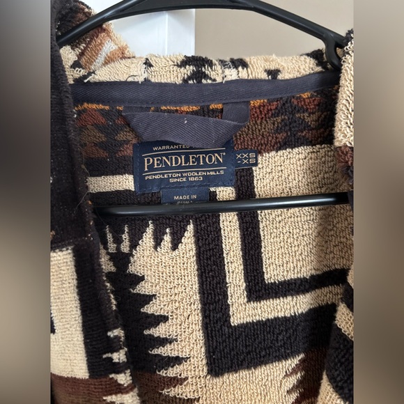 Pendleton Harding Hooded Robe - Picture 2 of 4